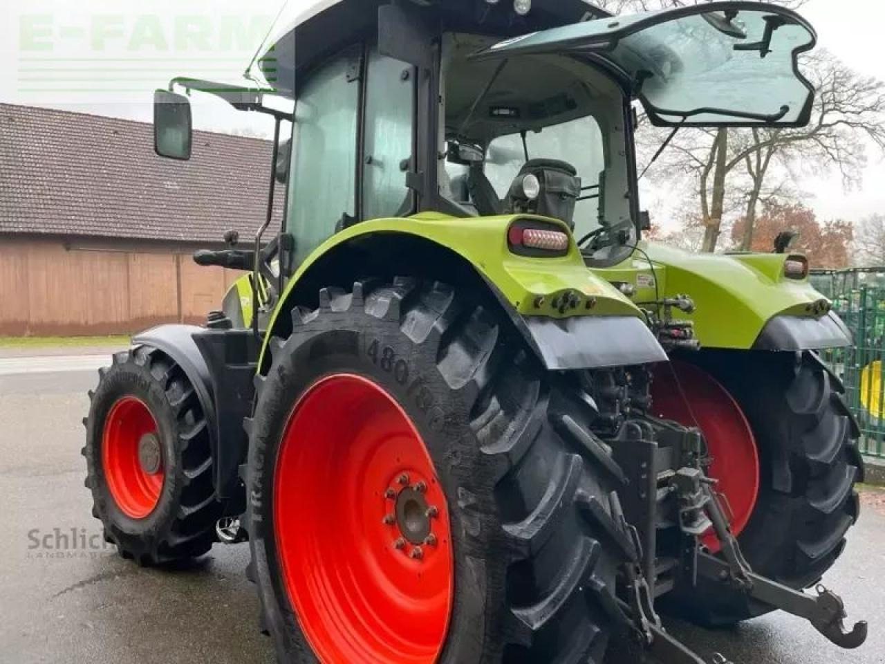 Tracteur agricole CLAAS arion 550
