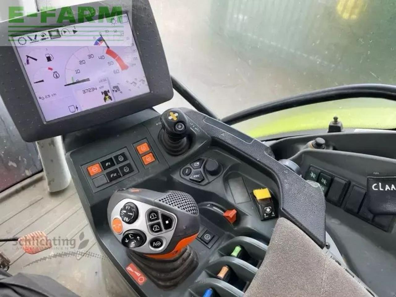 Tracteur agricole CLAAS arion 550