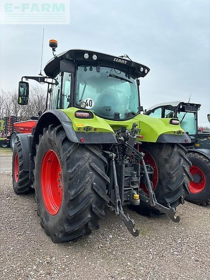 Tracteur agricole CLAAS arion 550