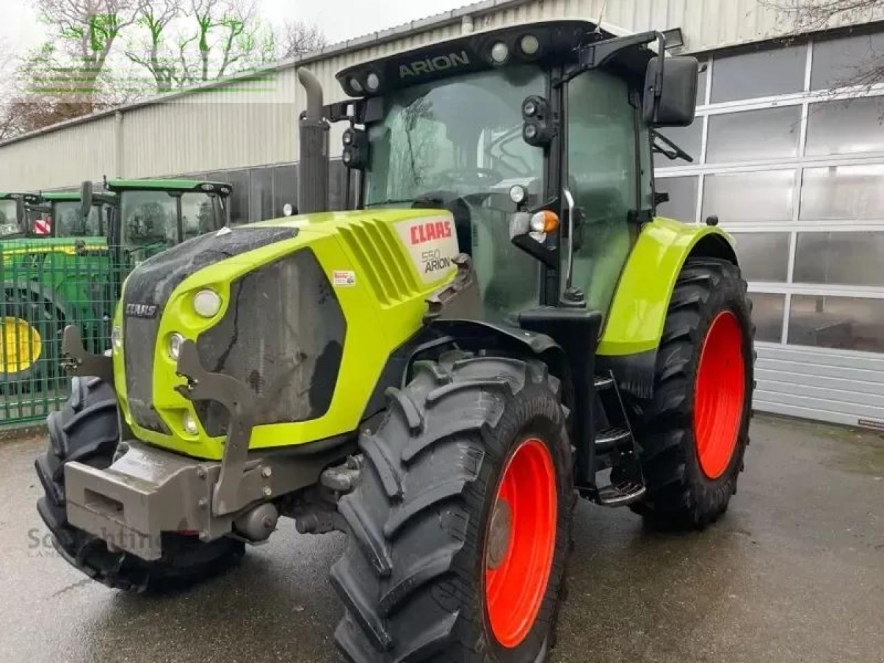 Tracteur agricole CLAAS arion 550