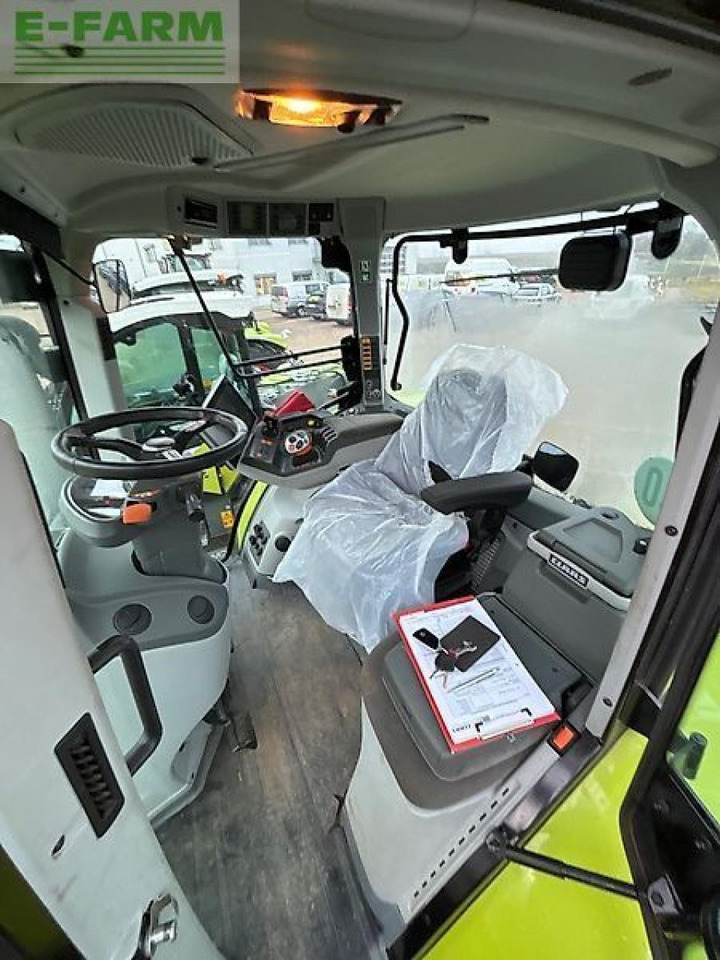 Tracteur agricole CLAAS arion 550