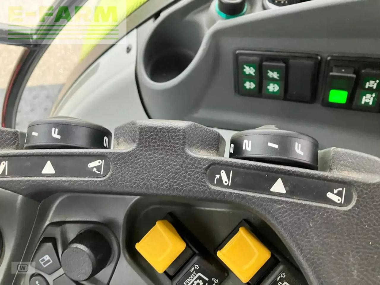 Tracteur agricole CLAAS arion 550 cebis CEBIS