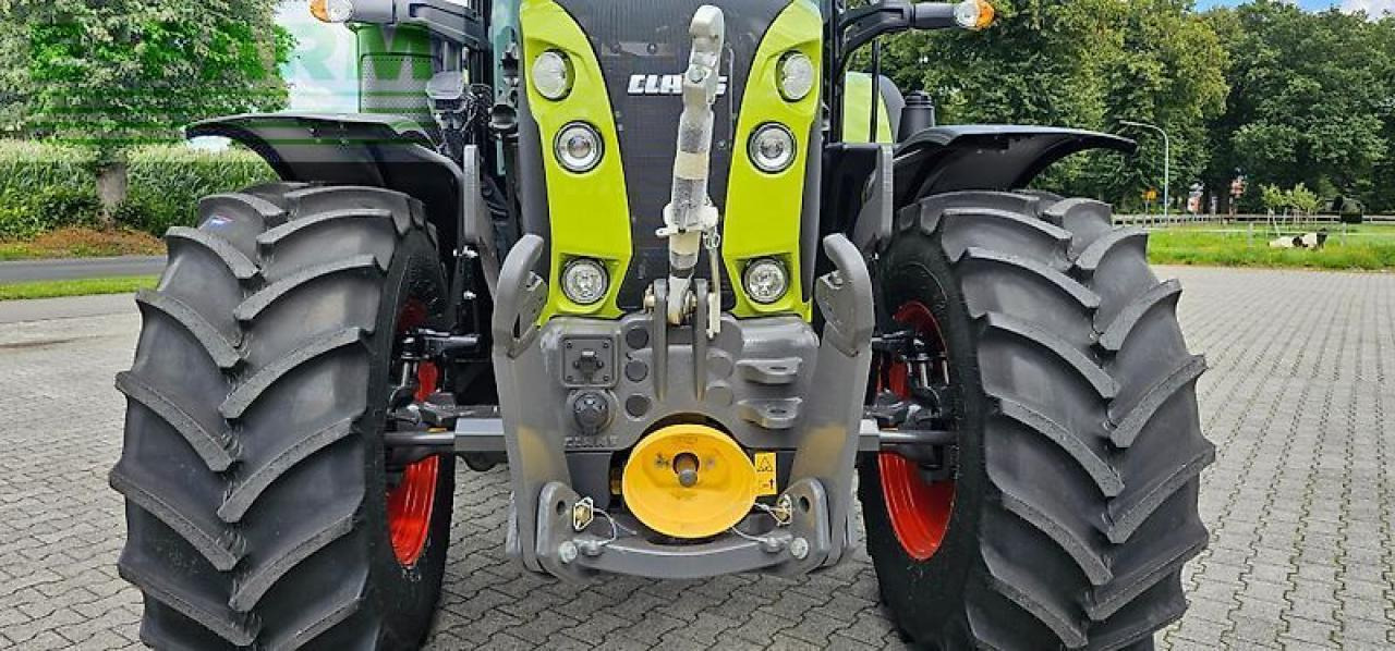 Tracteur agricole CLAAS arion 550 cis CIS