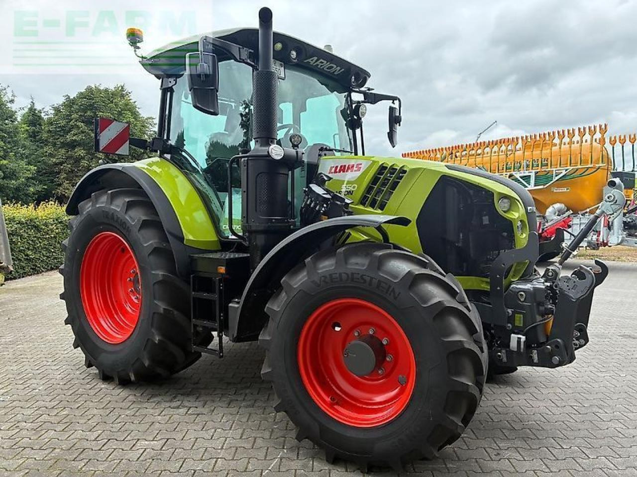 Tracteur agricole CLAAS arion 550 cmatic