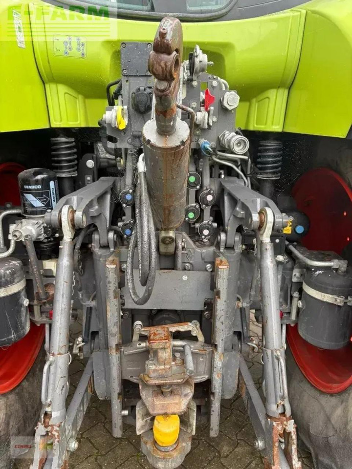 Tracteur agricole CLAAS arion 550 cmatic