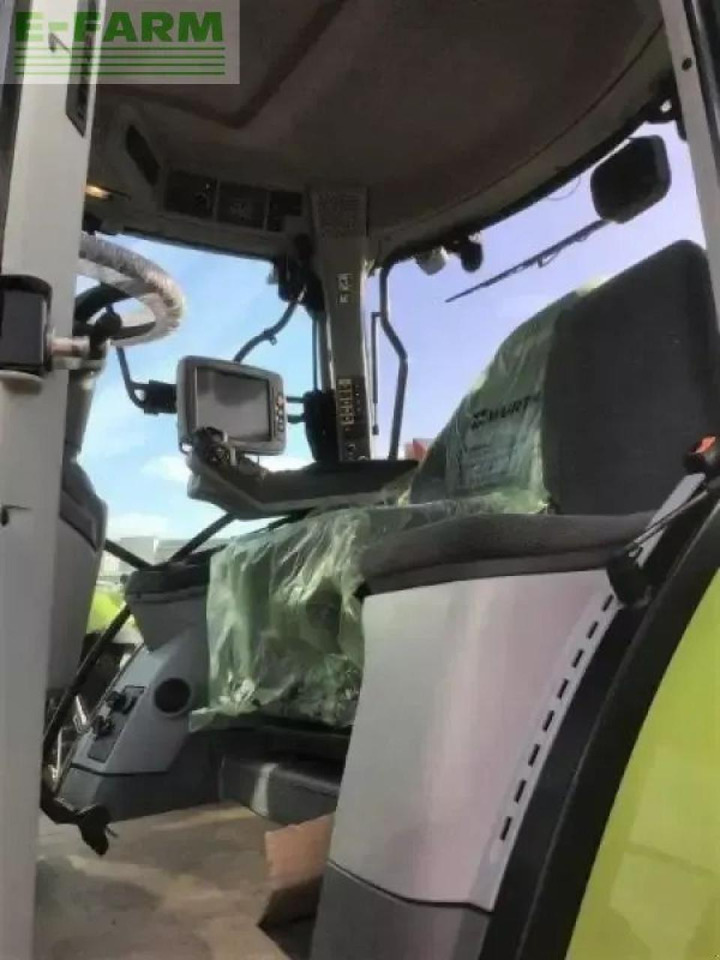 Tracteur agricole CLAAS arion 550 cmatic CMATIC