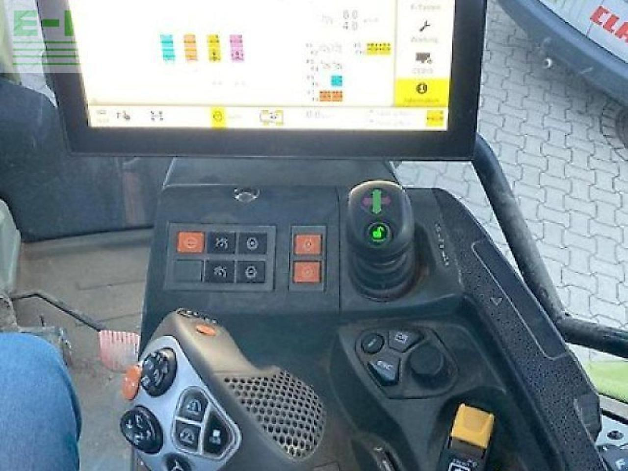 Tracteur agricole CLAAS arion 550 cmatic CMATIC