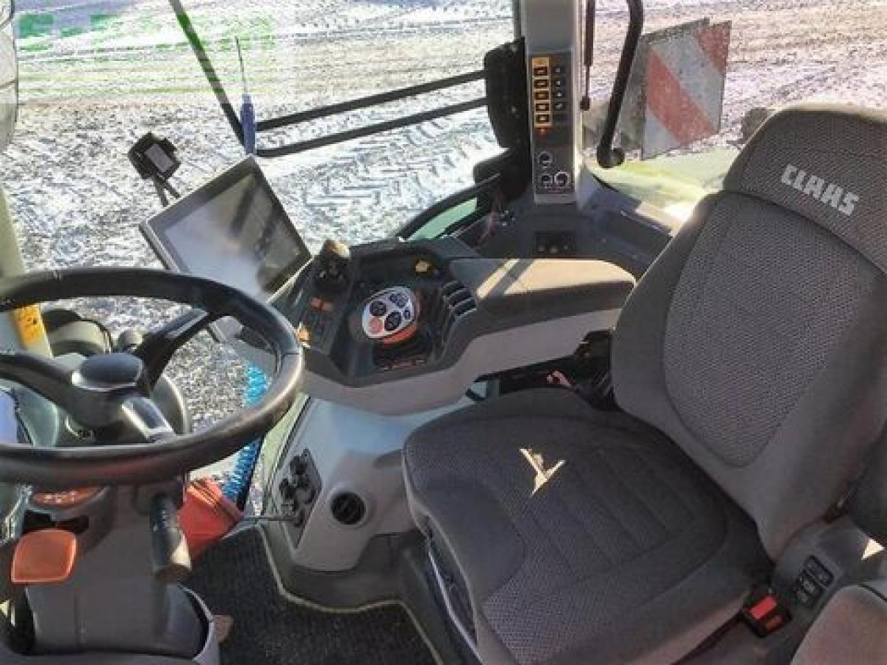 Tracteur agricole CLAAS arion 550 cmatic CMATIC