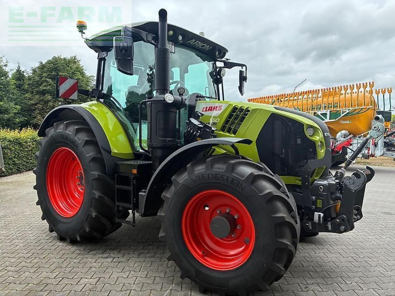 Tracteur agricole CLAAS arion 550 cmatic CMATIC