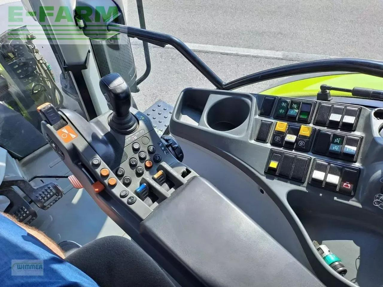 Tracteur agricole CLAAS arion 550 cmatic CMATIC