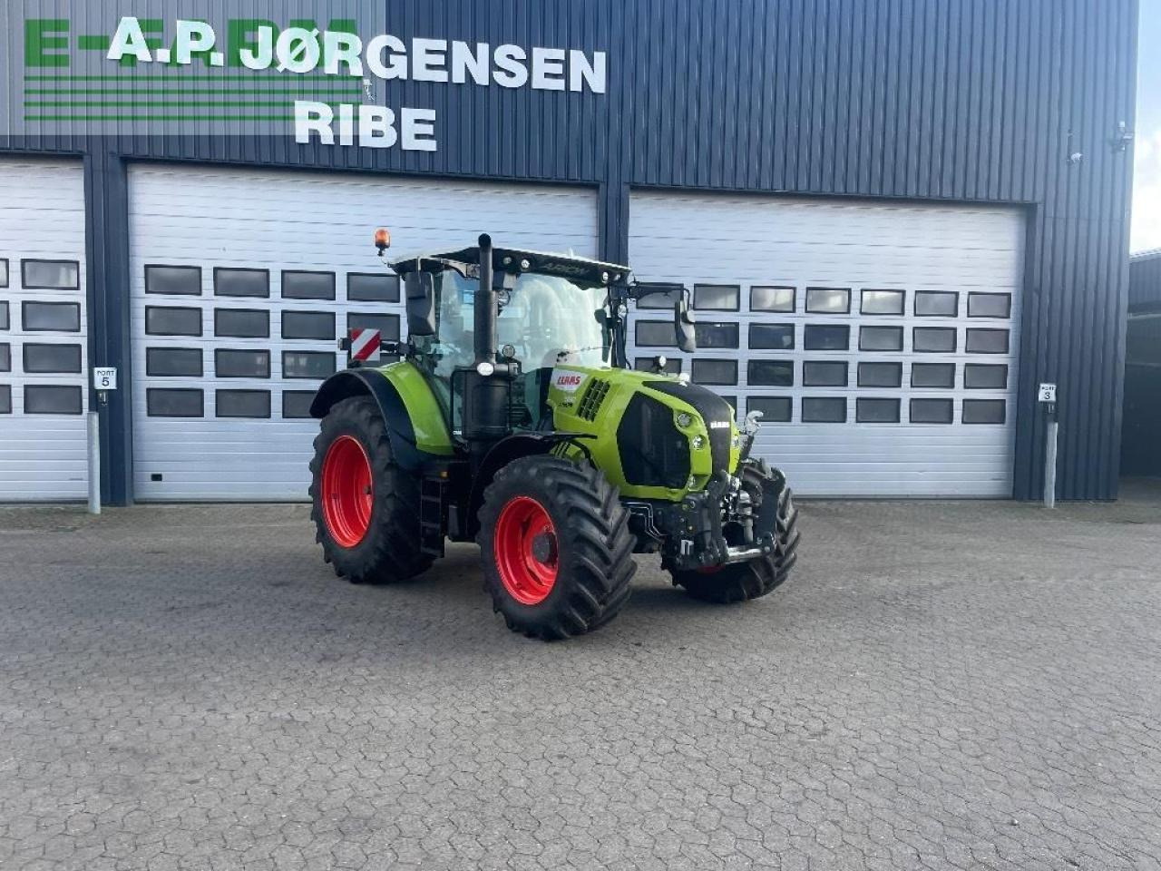 Tracteur agricole CLAAS arion 550 cmatic CMATIC