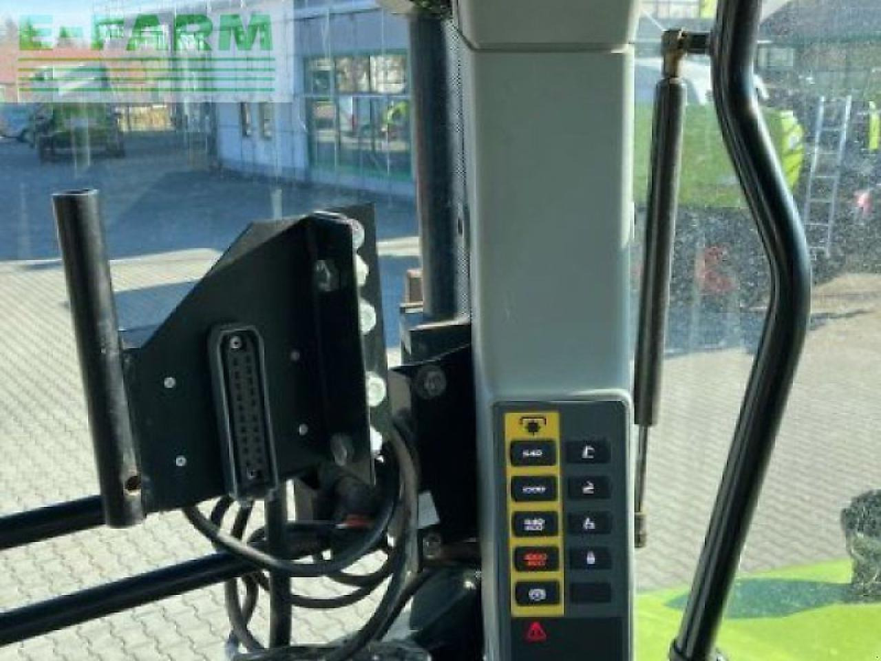 Tracteur agricole CLAAS arion 550 cmatic cebis CMATIC