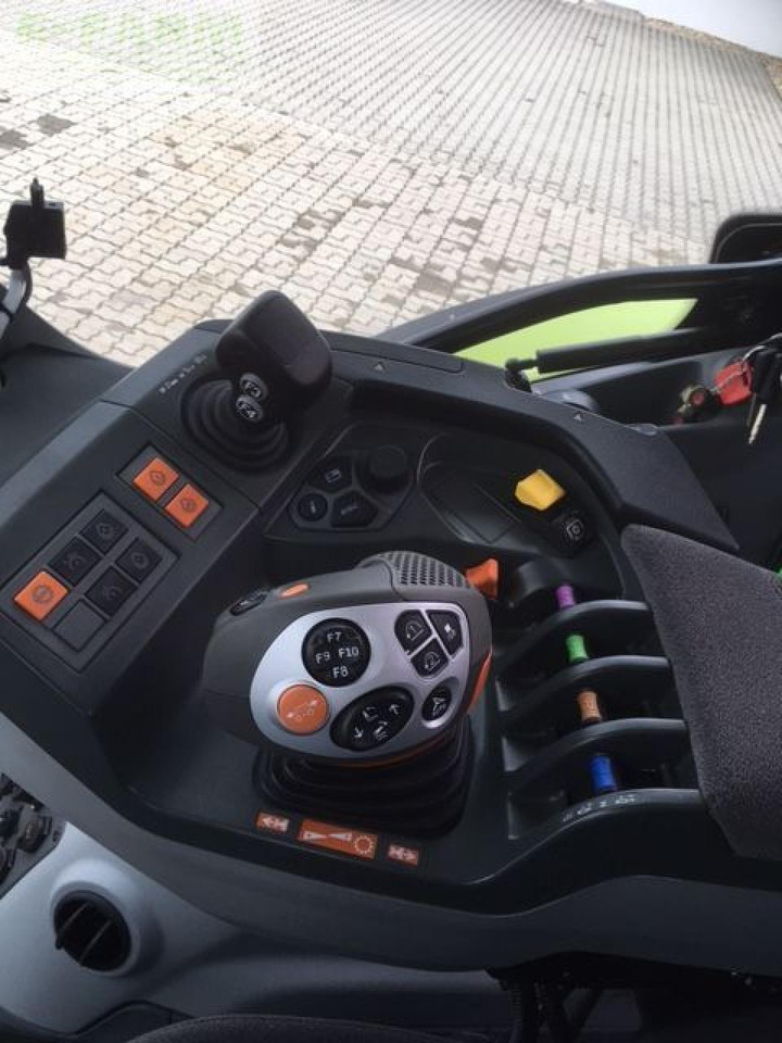 Tracteur agricole CLAAS arion 550 cmatic cebis CMATIC CEBIS
