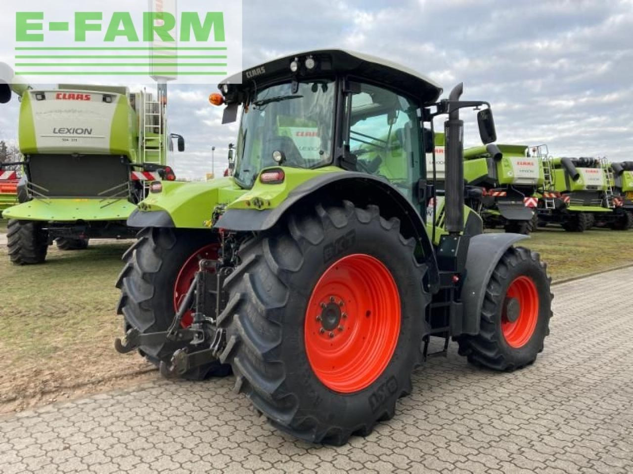 Tracteur agricole CLAAS arion 550 t3b