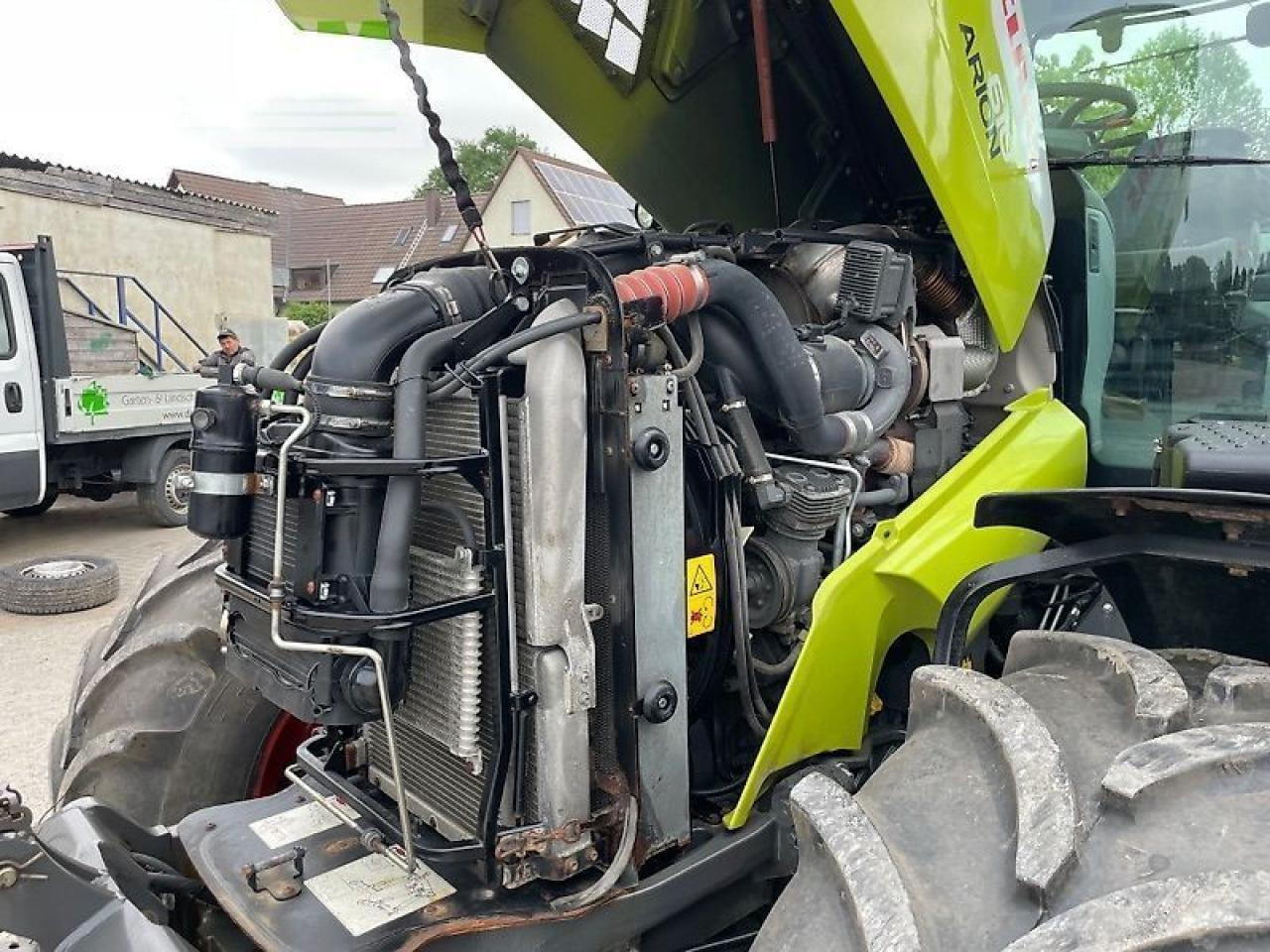Tracteur agricole CLAAS arion 610