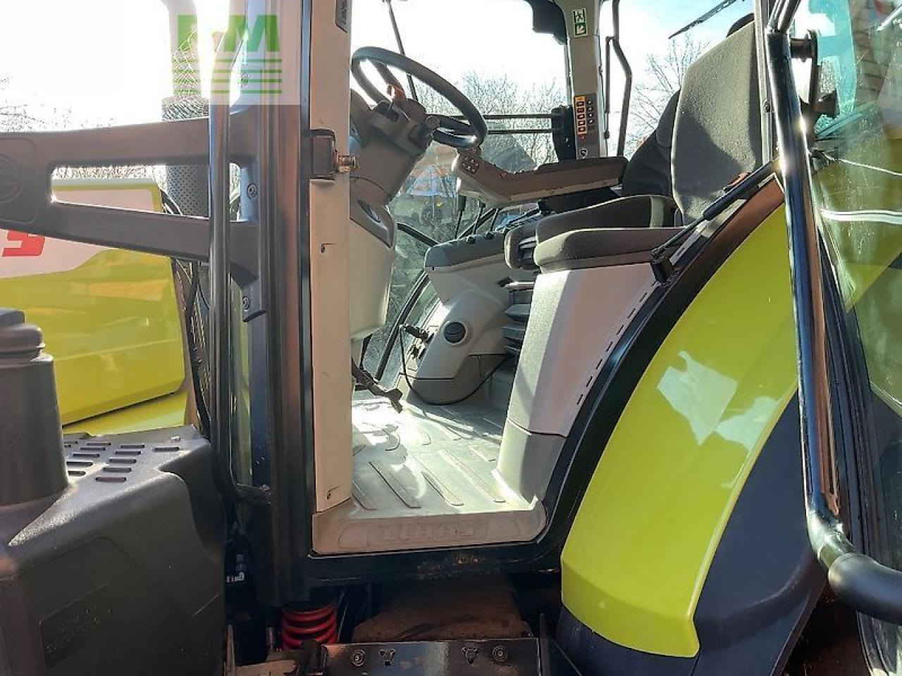 Tracteur agricole CLAAS arion 610