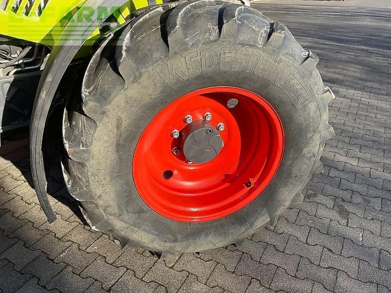 Tracteur agricole CLAAS arion 610