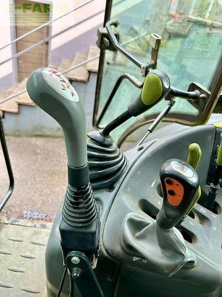 Tracteur agricole CLAAS arion 610 c