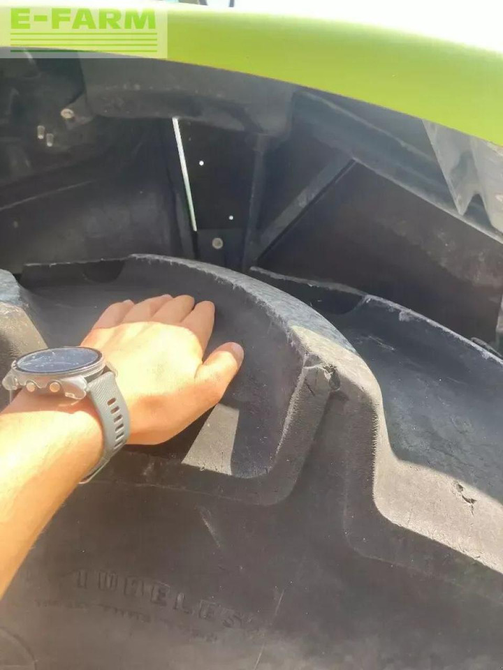 Tracteur agricole CLAAS arion 610 c