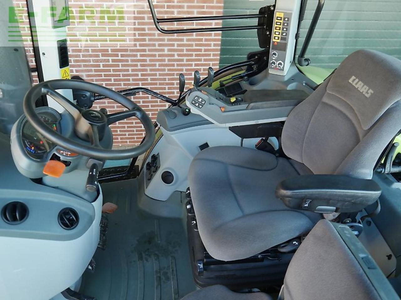 Tracteur agricole CLAAS arion 610 cis