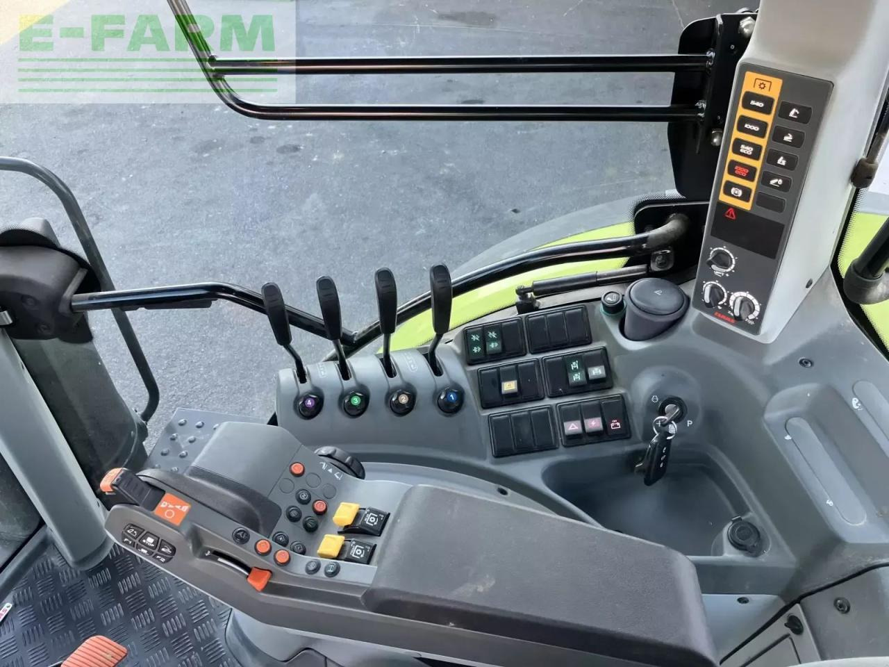 Tracteur agricole CLAAS arion 610 cis + pdf av CIS