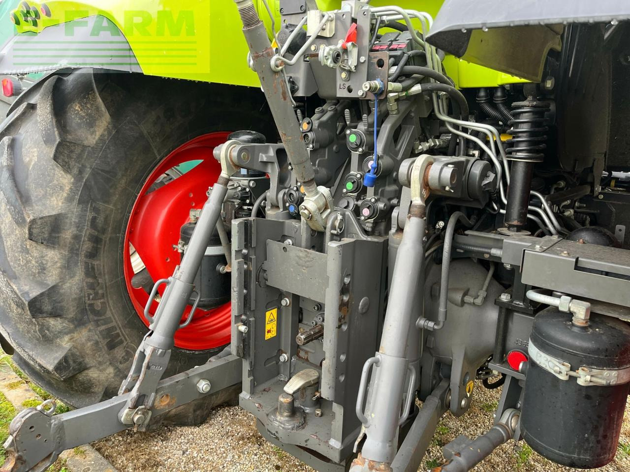 Tracteur agricole CLAAS arion 610 cmatic