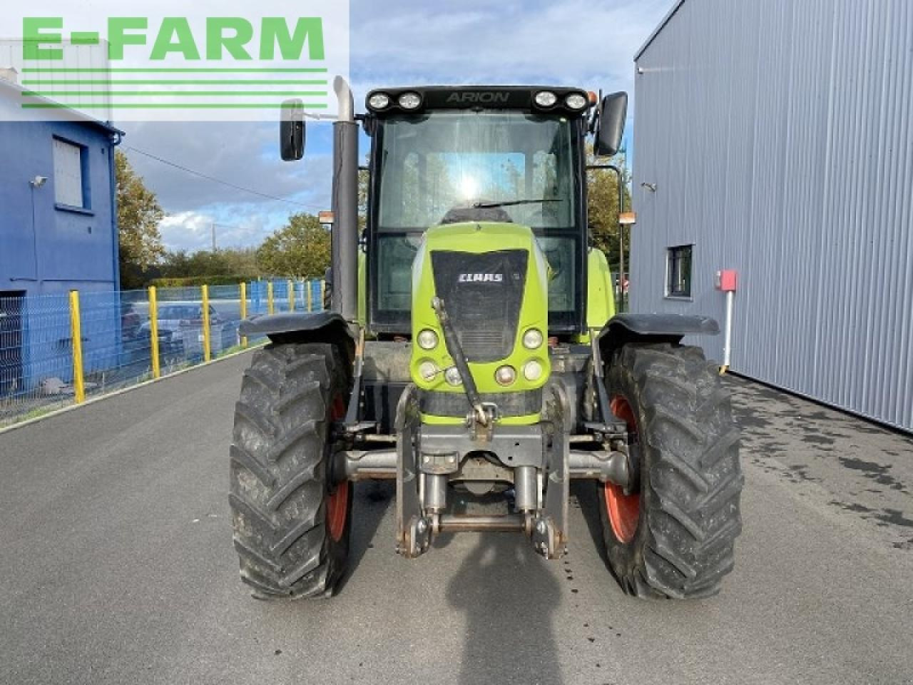 Tracteur agricole CLAAS arion 620