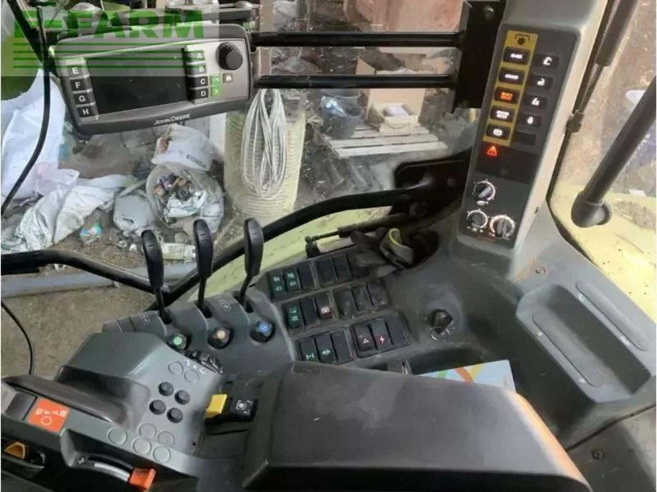 Tracteur agricole CLAAS arion 620