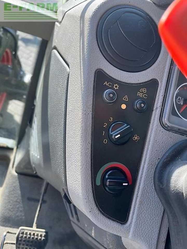 Tracteur agricole CLAAS arion 620