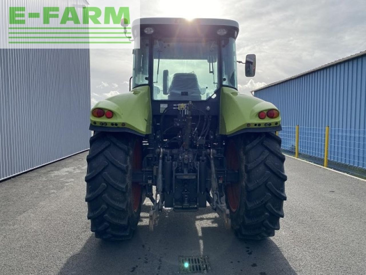 Tracteur agricole CLAAS arion 620