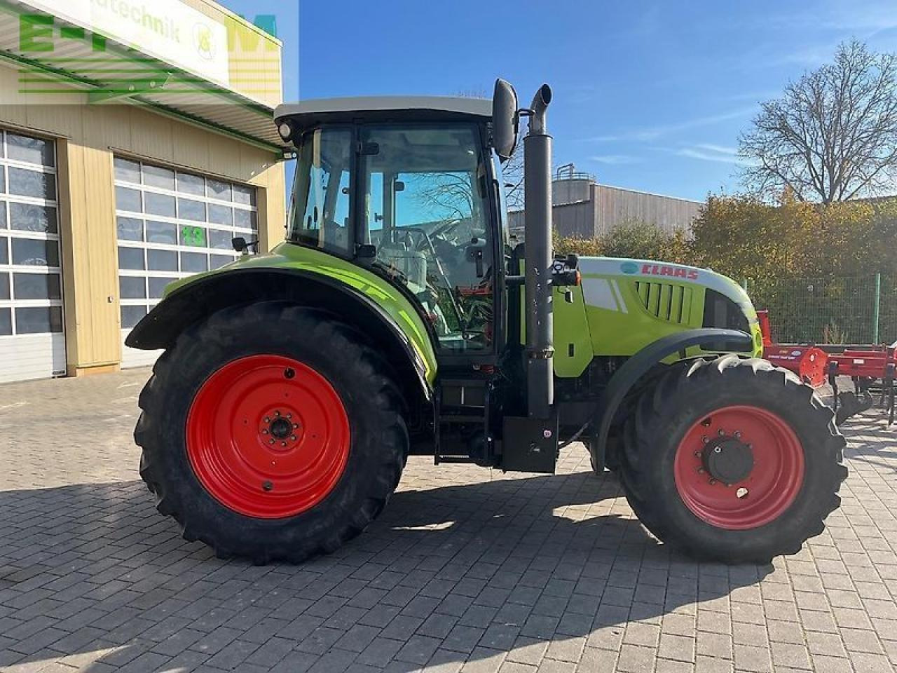 Tracteur agricole CLAAS arion 620