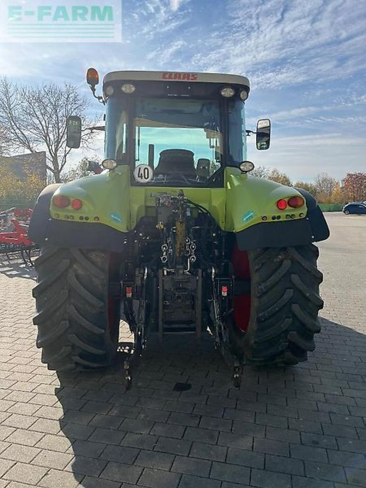 Tracteur agricole CLAAS arion 620