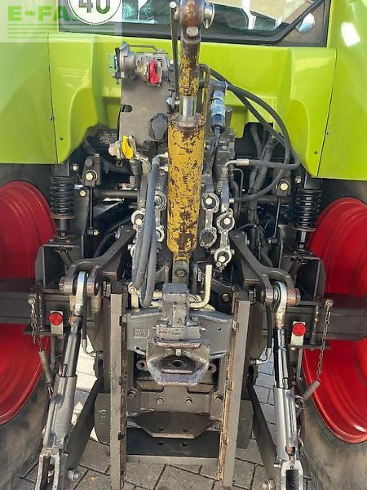 Tracteur agricole CLAAS arion 620