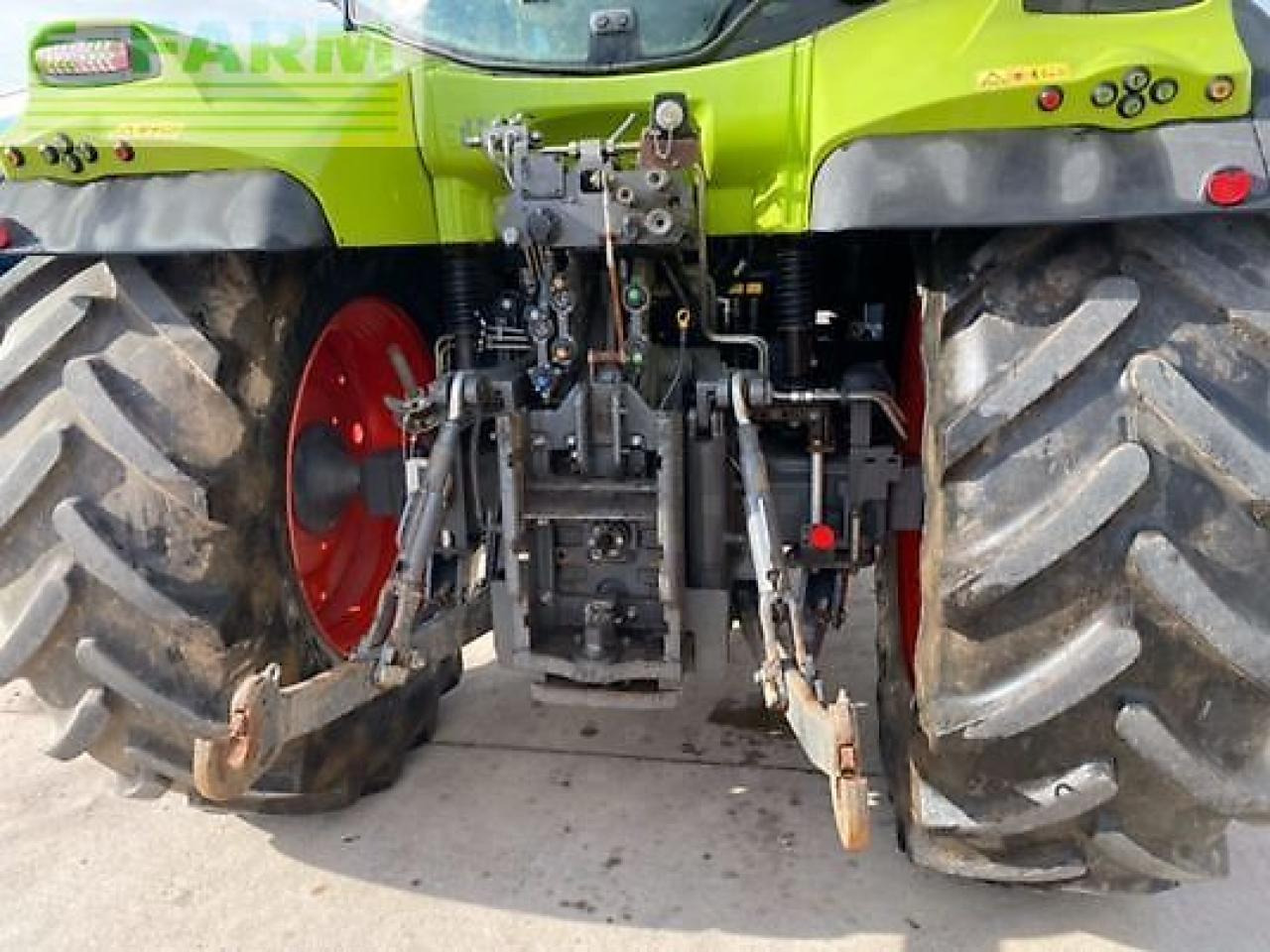 Tracteur agricole CLAAS arion 620 cebis