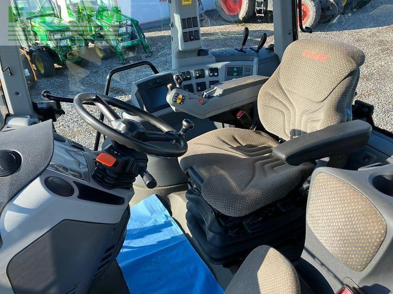 Tracteur agricole CLAAS arion 620 cebis CEBIS