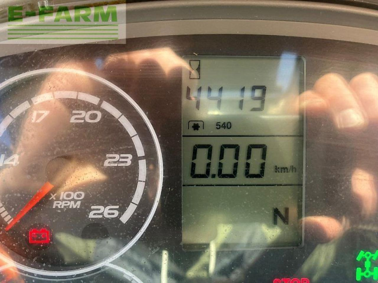 Tracteur agricole CLAAS arion 620 cebis CEBIS