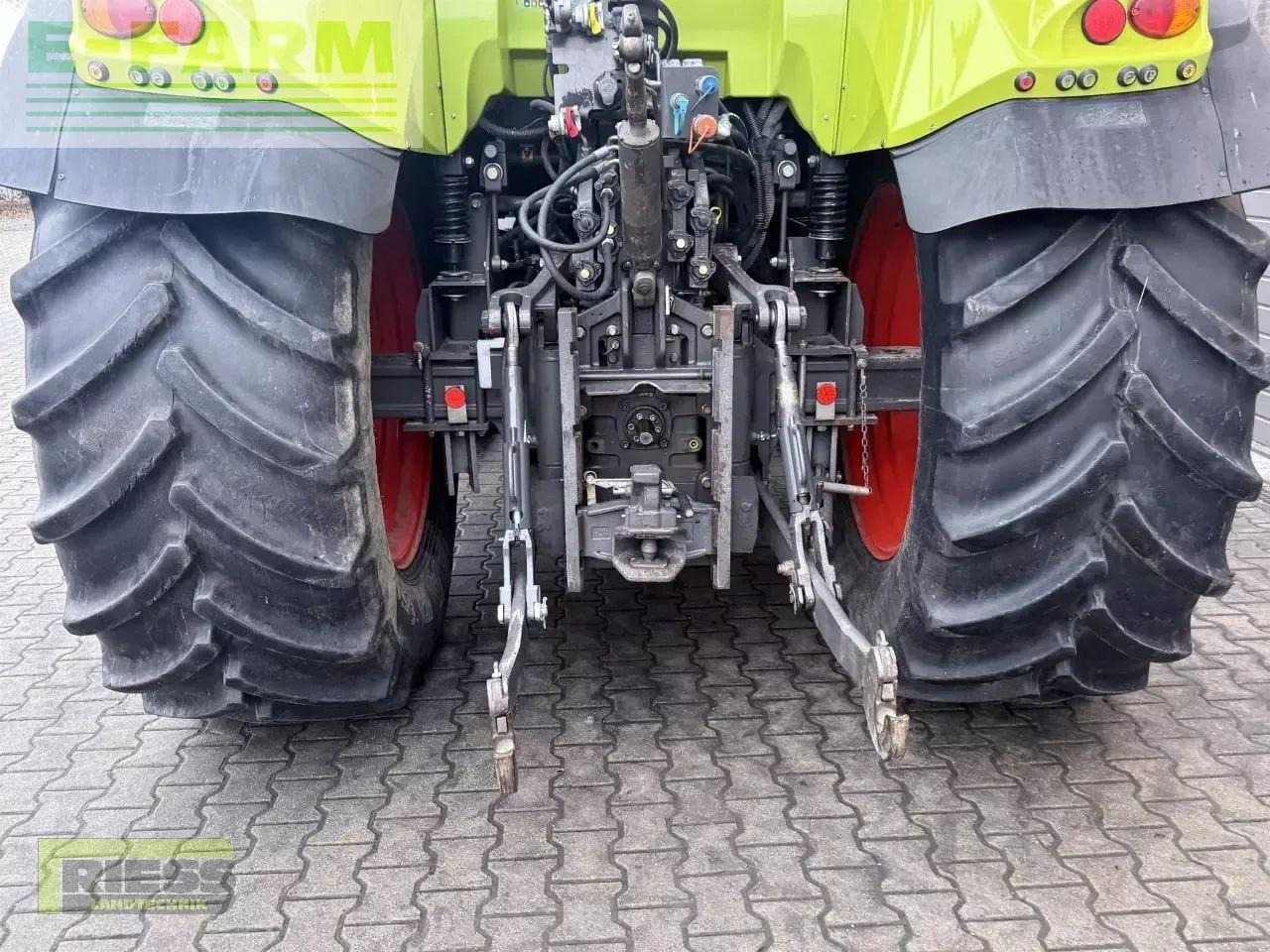 Tracteur agricole CLAAS arion 620 cebis a19 mx t414