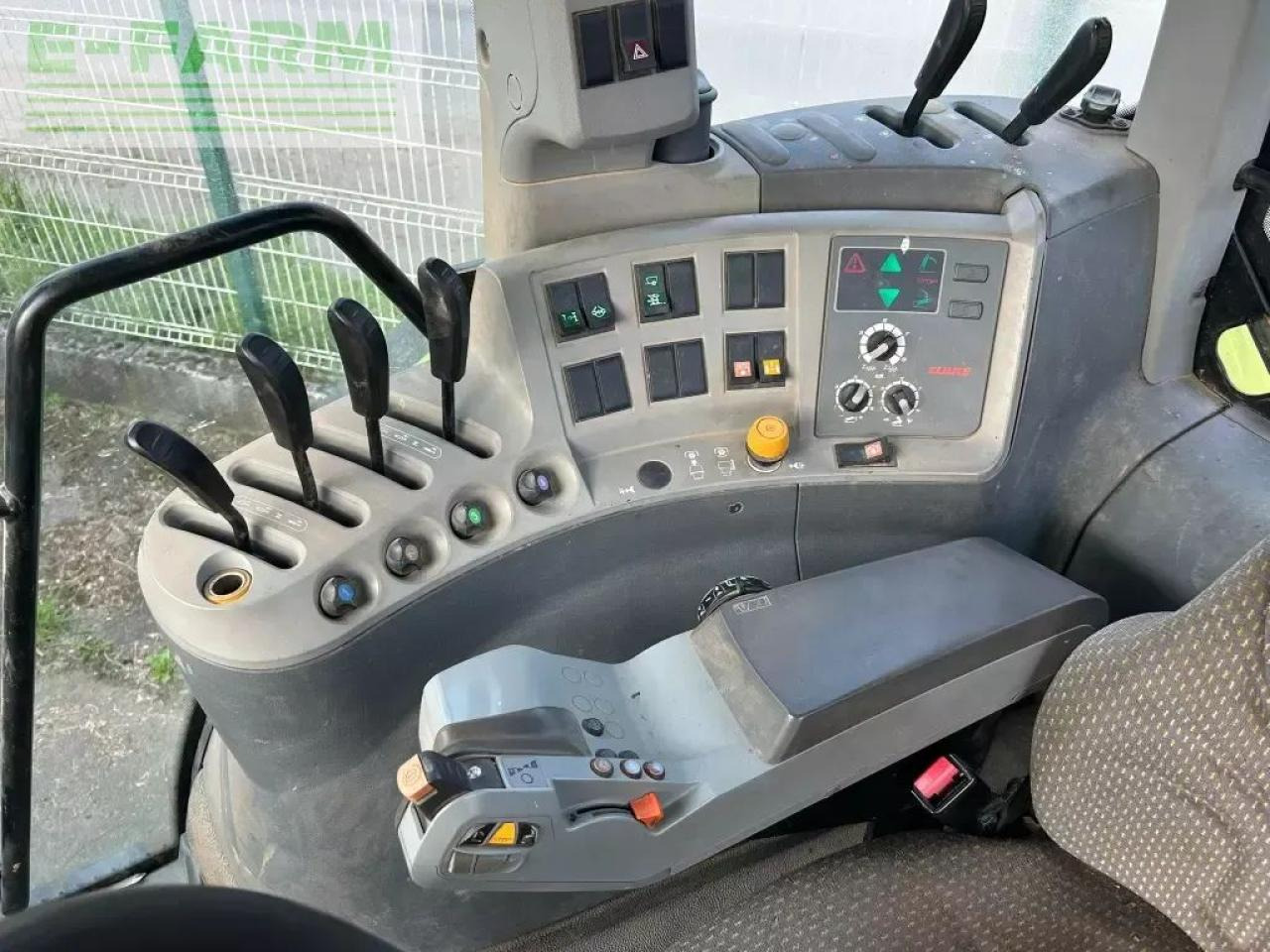 Tracteur agricole CLAAS arion 630