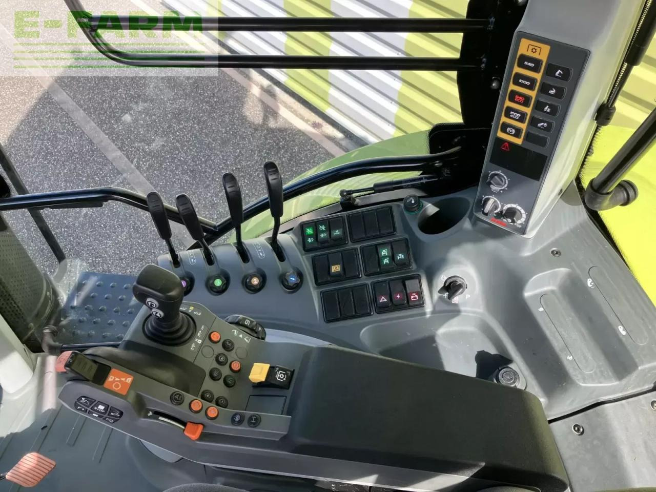 Tracteur agricole CLAAS arion 630 cis electropilot