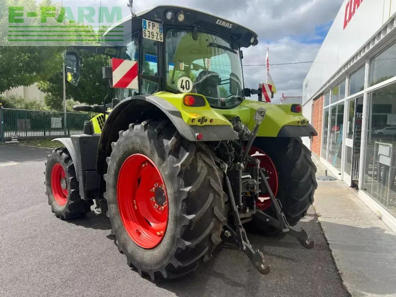Tracteur agricole CLAAS arion 630 concept