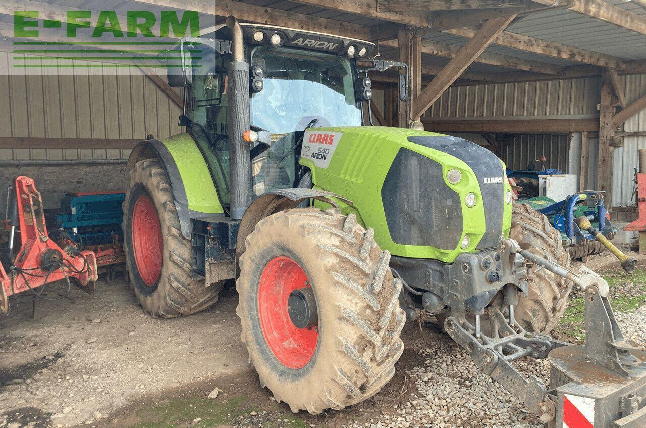 Tracteur agricole CLAAS arion 640