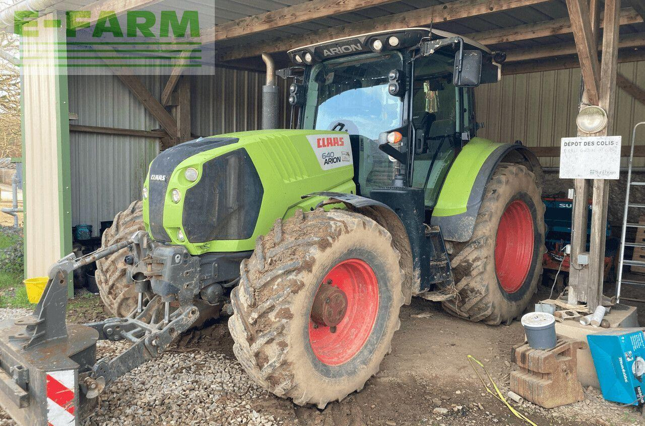 Tracteur agricole CLAAS arion 640