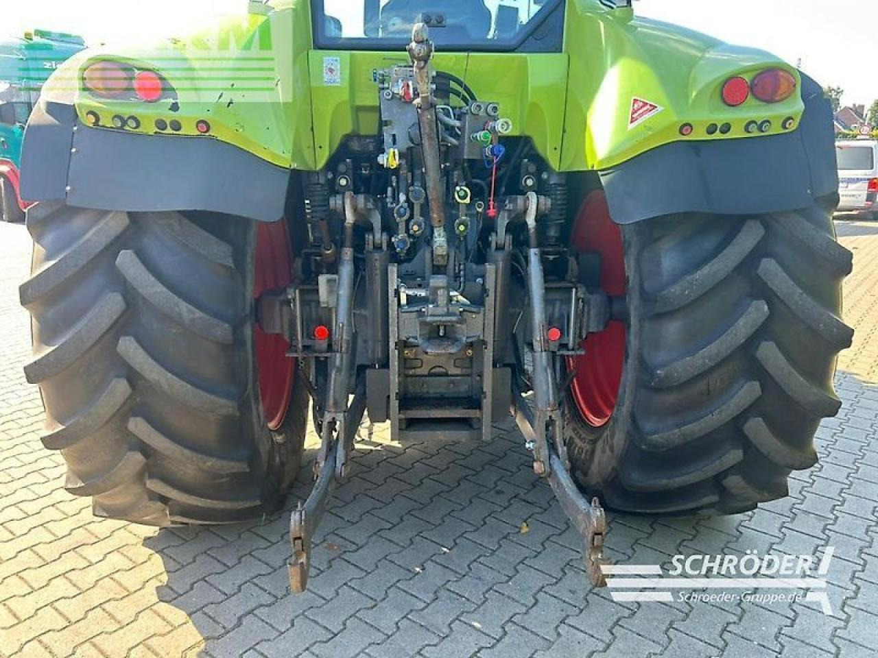Tracteur agricole CLAAS arion 640