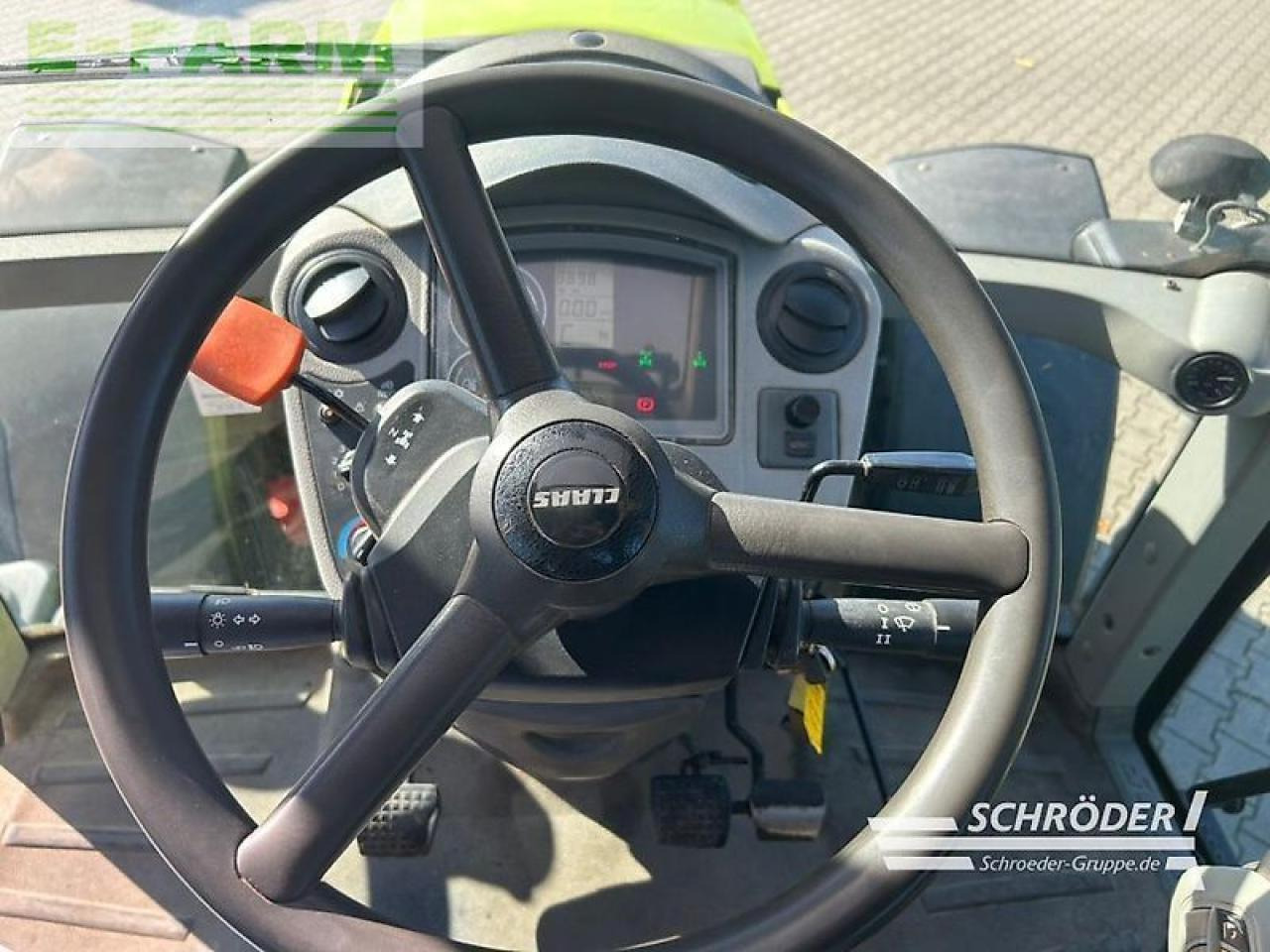 Tracteur agricole CLAAS arion 640