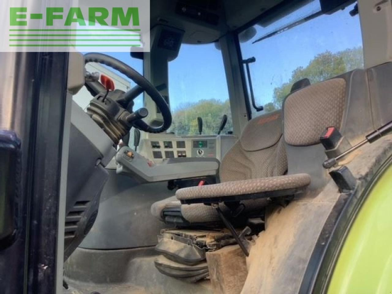 Tracteur agricole CLAAS arion 640