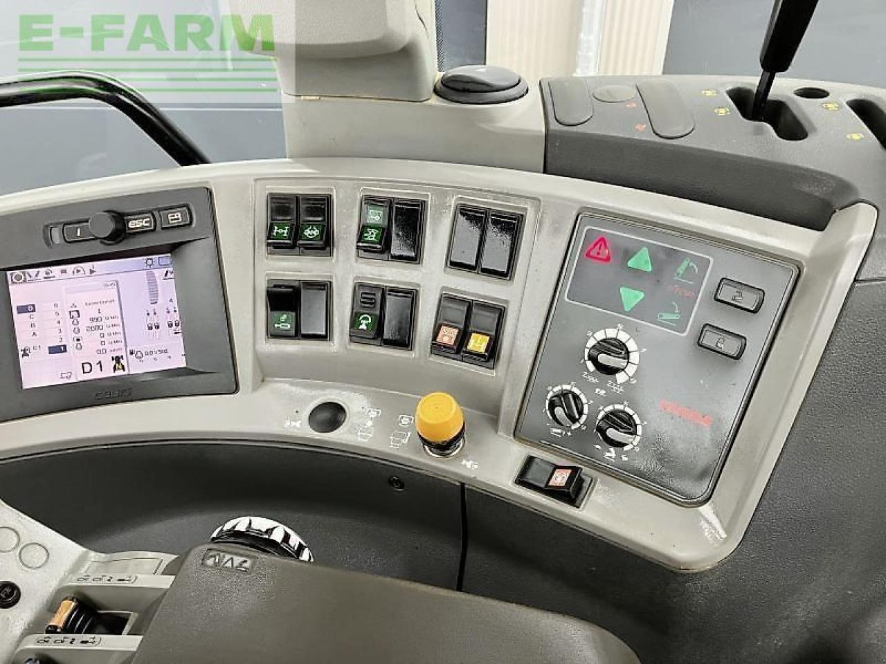 Tracteur agricole CLAAS arion 640 cebis