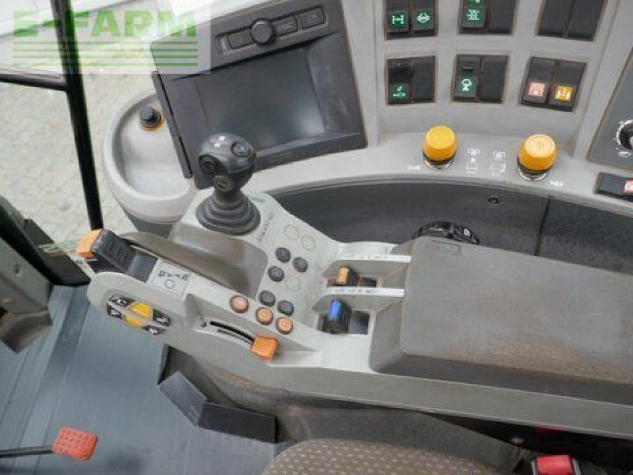 Tracteur agricole CLAAS arion 640 cebis