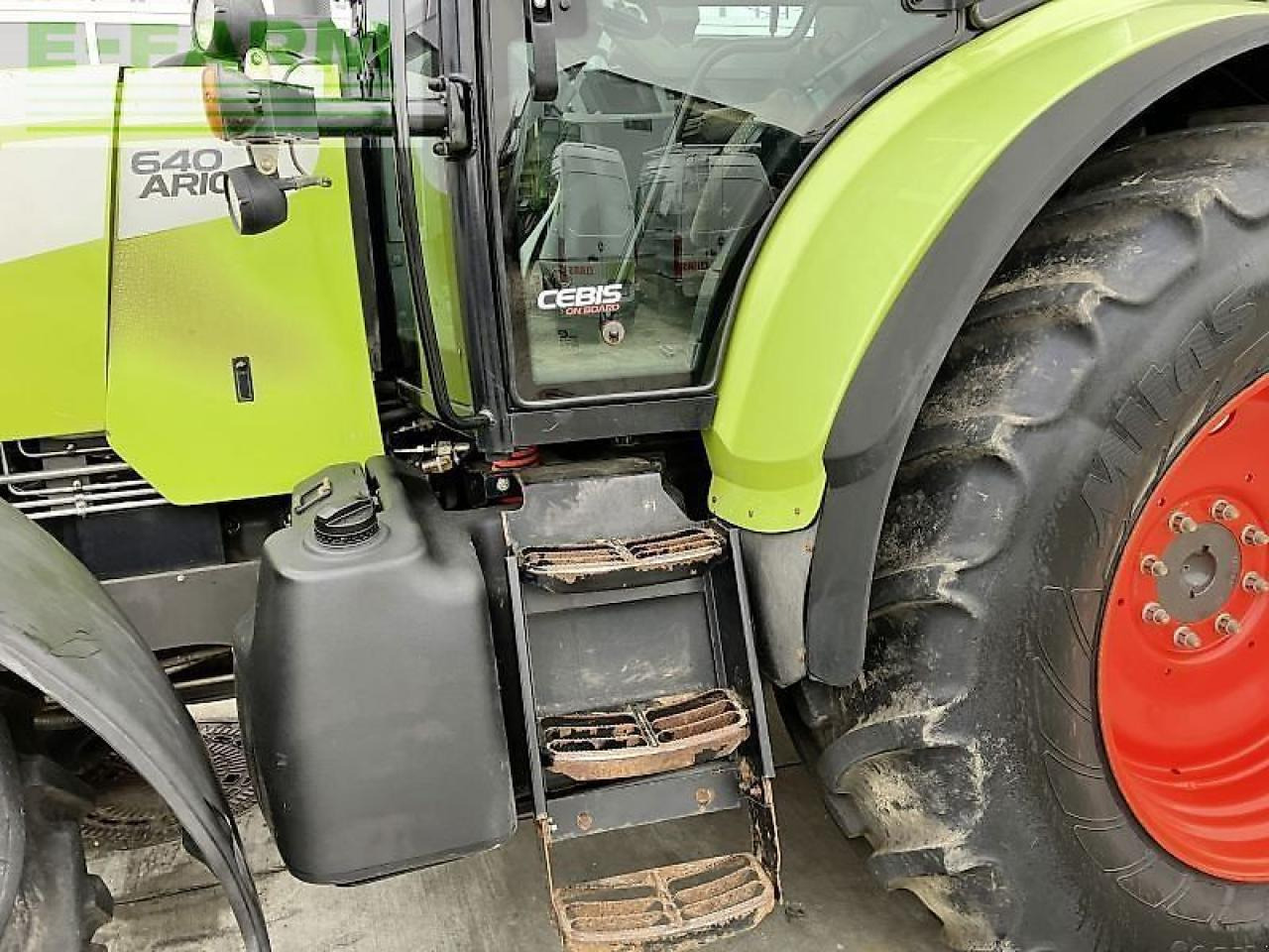 Tracteur agricole CLAAS arion 640 cebis