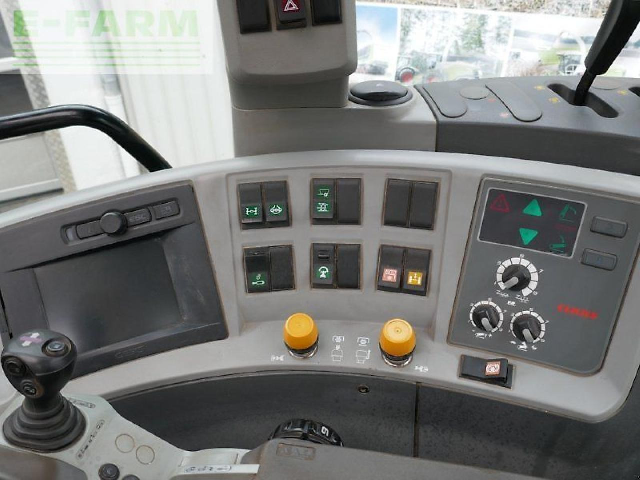 Tracteur agricole CLAAS arion 640 cebis