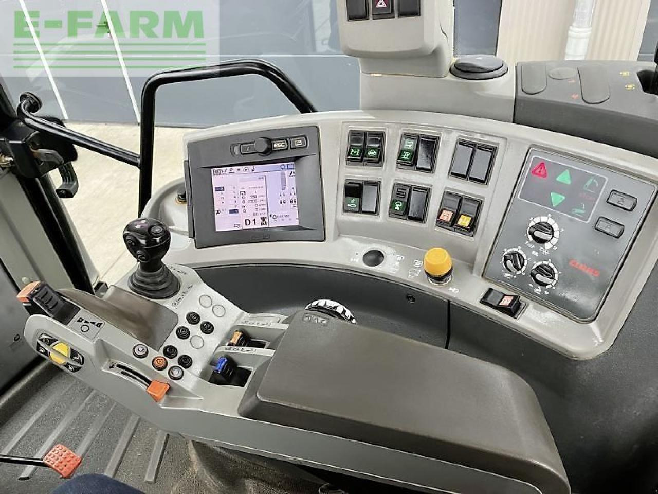 Tracteur agricole CLAAS arion 640 cebis